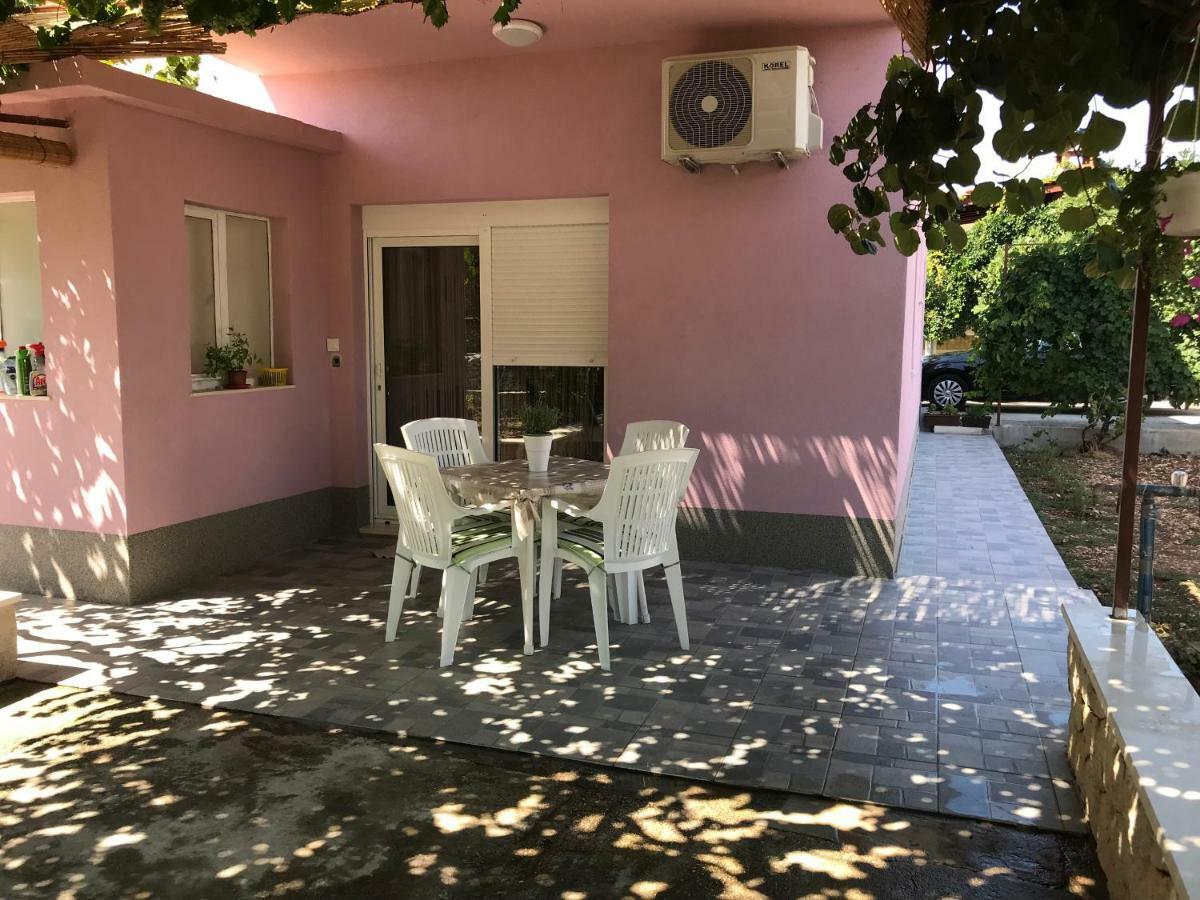 Apartman Mirjana With Terrace And Free Parking Donji Okrug (Ciovo) Exterior foto