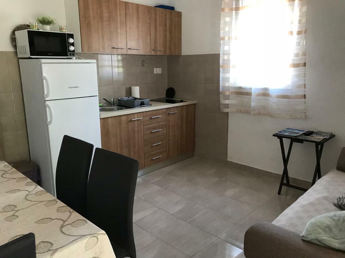 Apartman Mirjana With Terrace And Free Parking Donji Okrug (Ciovo) Exterior foto